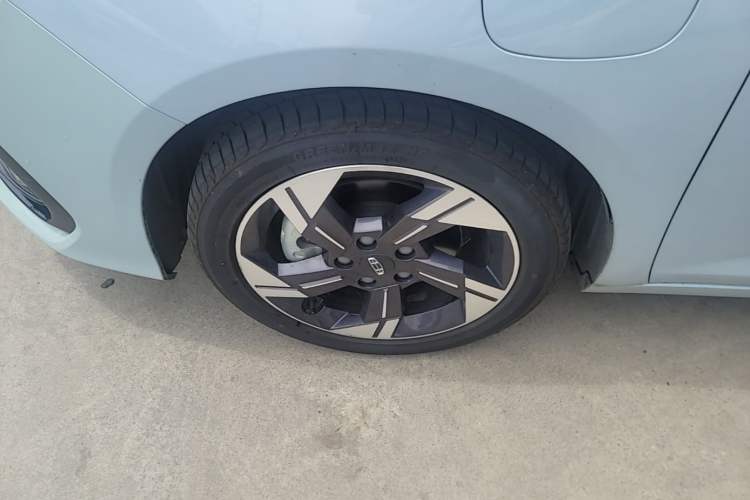 Used Geely Auto Emgrand L HiP 2022 1.5TD-DHT Pro 100KM Super Rui Left Front Wheel Hub