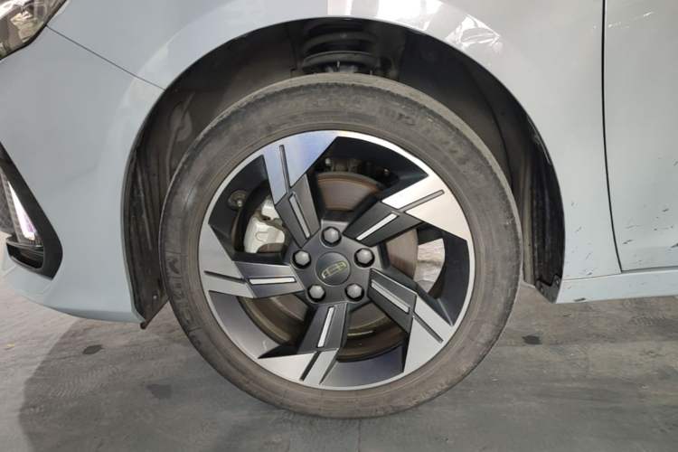 Used Geely Auto Emgrand L HiP 2022 1.5TD-DHT Pro 100KM Super Rui Left Front Wheel Hub