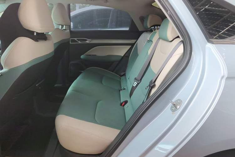 Used Geely Auto Emgrand L HiP 2022 1.5TD-DHT Pro 100KM Super Swift Left Rear Seat