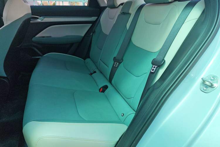 Used Geely Auto Emgrand L HiP 2022 1.5TD-DHT Pro 100KM Super Rui Left Rear Seat