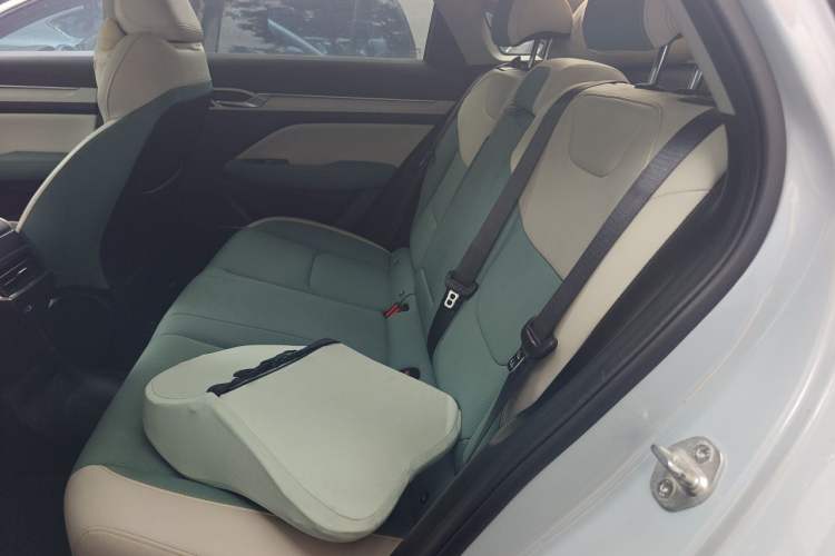 Used Geely Auto Emgrand L HiP 2022 1.5TD-DHT Pro 100KM Super Swift Left Rear Seat
