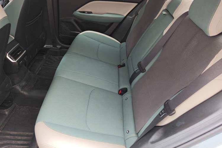 Used Geely Auto Emgrand L HiP 2022 1.5TD-DHT Pro 100KM Super Swift Left Rear Seat