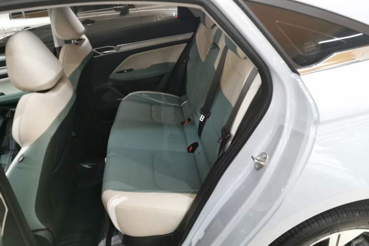 Used Geely Auto Emgrand L HiP 2022 1.5TD-DHT Pro 100KM Super Rui Left Rear Seat