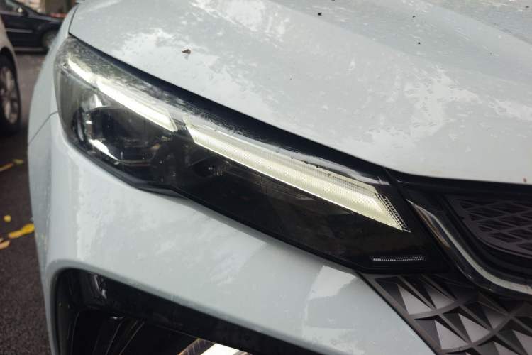 Used Geely Auto Emgrand L HiP 2022 1.5TD-DHT Pro 100KM Super Swift Right Front Headlight