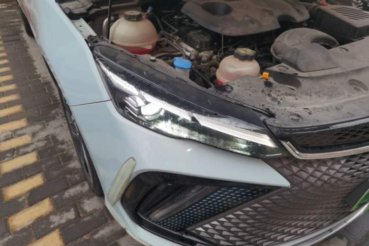 Used Geely Auto Emgrand L HiP 2022 1.5TD-DHT Pro 100KM Super Rui Right Front Headlight