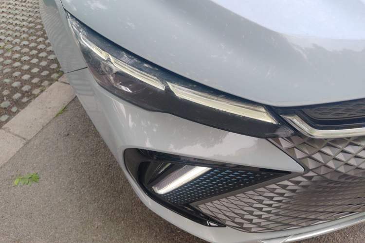 Used Geely Auto Emgrand L HiP 2022 1.5TD-DHT Pro 100KM Super Clean Right Front Headlight