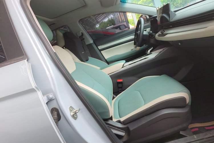Used Geely Auto Emgrand L HiP 2022 1.5TD-DHT Pro 100KM Super Swift Right Front Seat