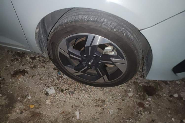 Used Geely Auto Emgrand L HiP 2022 1.5TD-DHT Pro 100KM Super Rui Right Front Wheel Hub