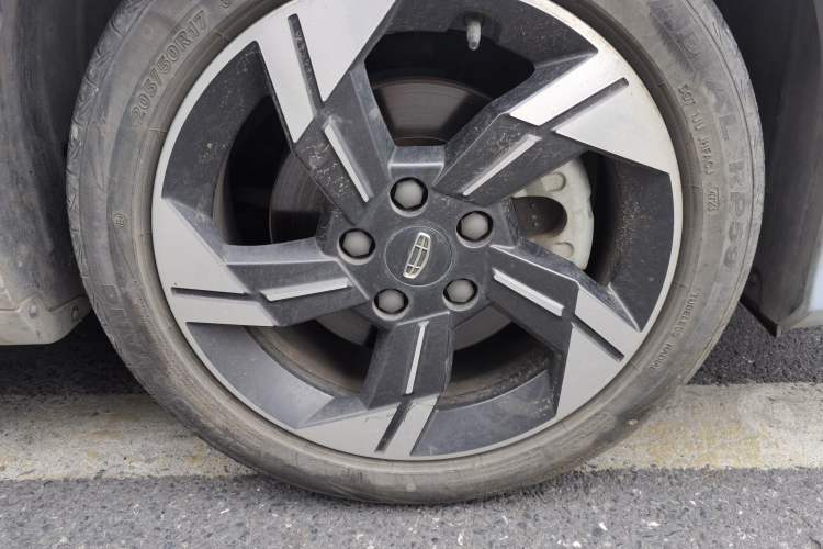 Used Geely Auto Emgrand L HiP 2022 1.5TD-DHT Pro 100KM Super Rui Right Front Wheel Hub