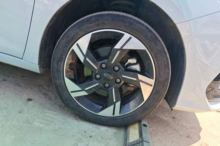 Used Geely Auto Emgrand L HiP 2022 1.5TD-DHT Pro 100KM Super Rui Right Front Wheel Hub