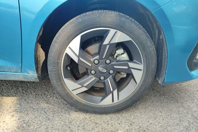 Used Geely Auto Emgrand L HiP 2022 1.5TD-DHT Pro 100KM Super Swift Right Front Wheel Hub