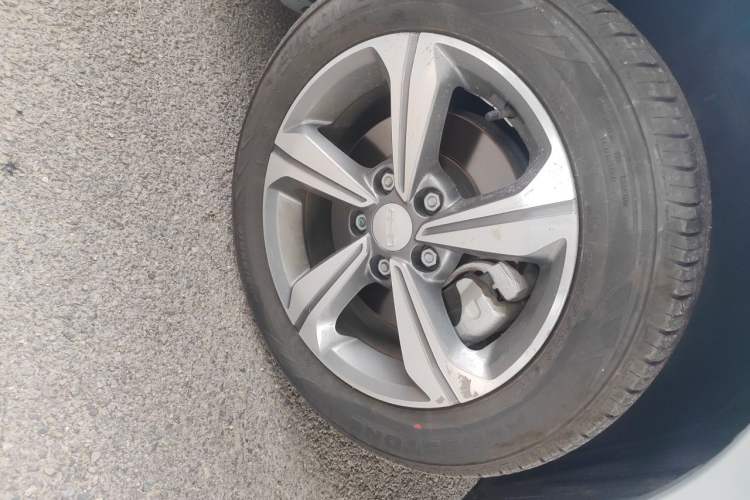 Used Geely Auto Emgrand L HiP 2022 1.5TD-DHT Pro 100KM Super Clean Right Front Wheel Hub
