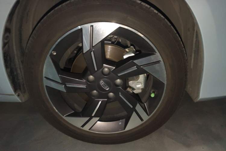 Used Geely Auto Emgrand L HiP 2022 1.5TD-DHT Pro 100KM Super Rui Right Front Wheel Hub