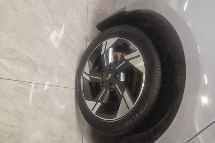 Used Geely Auto Emgrand L HiP 2022 1.5TD-DHT Pro 100KM Super Rui Right Rear Wheel Hub