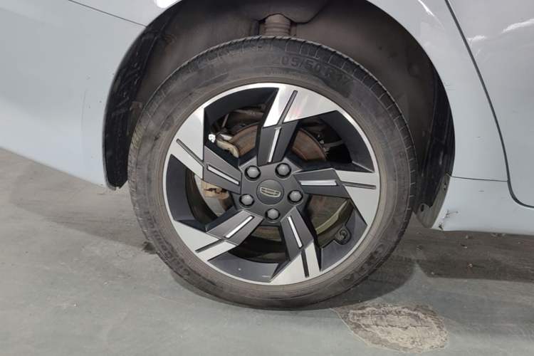 Used Geely Auto Emgrand L HiP 2022 1.5TD-DHT Pro 100KM Super Rui Right Rear Wheel Hub