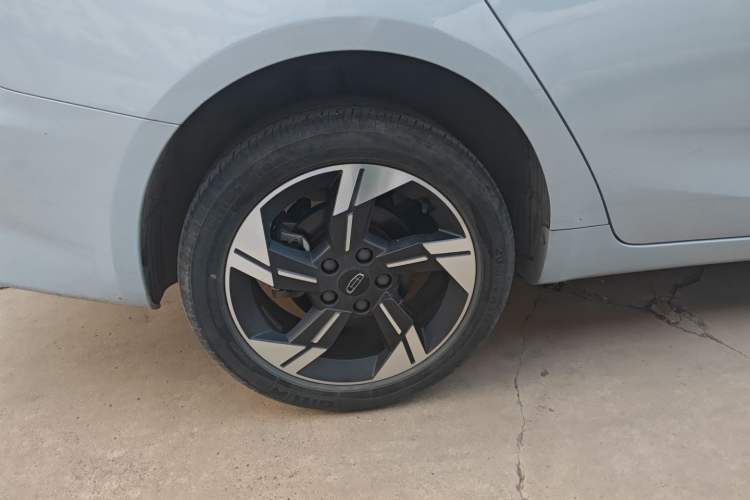 Used Geely Auto Emgrand L HiP 2022 1.5TD-DHT Pro 100KM Super Swift Right Rear Wheel Hub