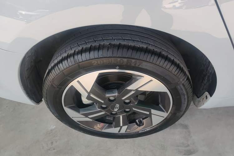 Used Geely Auto Emgrand L HiP 2022 1.5TD-DHT Pro 100KM Super Rui Right Rear Wheel Hub