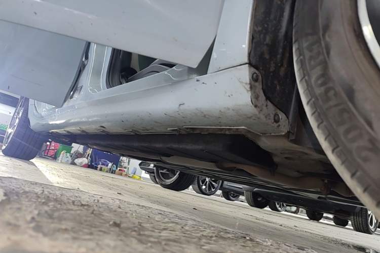 Used Geely Auto Emgrand L HiP 2022 1.5TD-DHT Pro 100KM Super Rui Right Side Sill