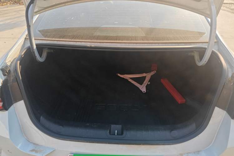 Used Geely Auto Emgrand L HiP 2022 1.5TD-DHT Pro 100KM Super Rui Trunk
