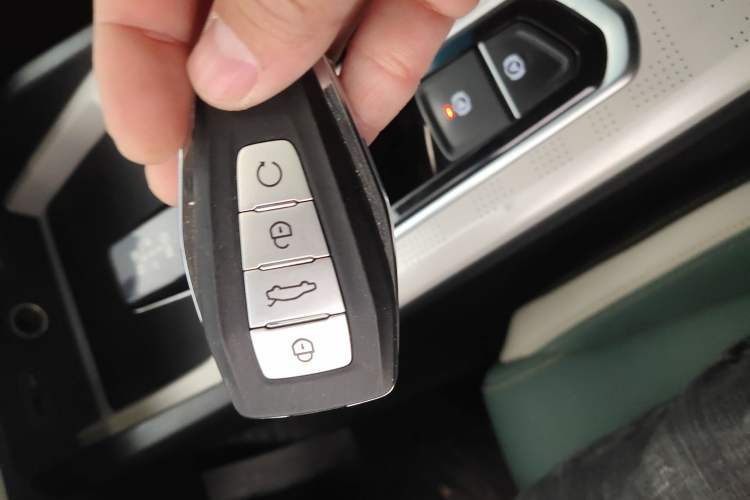 Used Geely Auto Emgrand L HiP 2022 1.5TD-DHT Pro 100KM Super Rui Vehicle Key