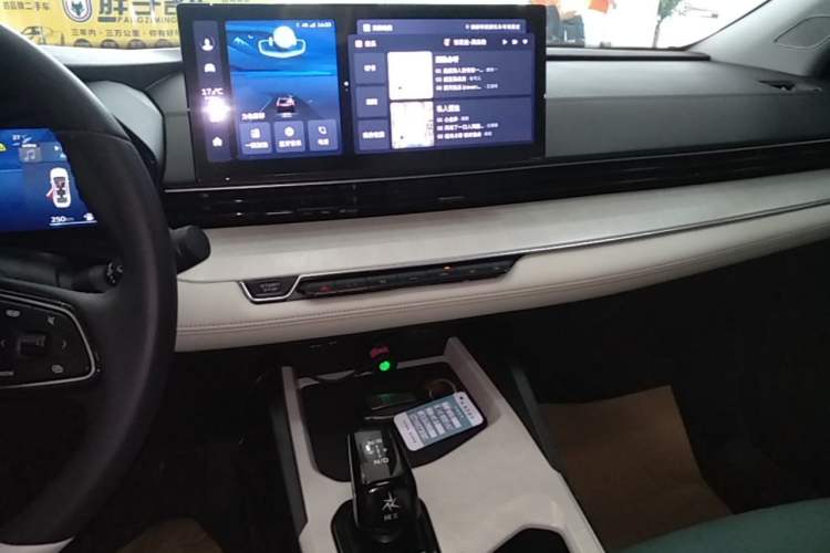 Used Geely Auto Emgrand L HiP 2022 1.5TD-DHT Pro 100KM Super Swift Audio And AC Panel