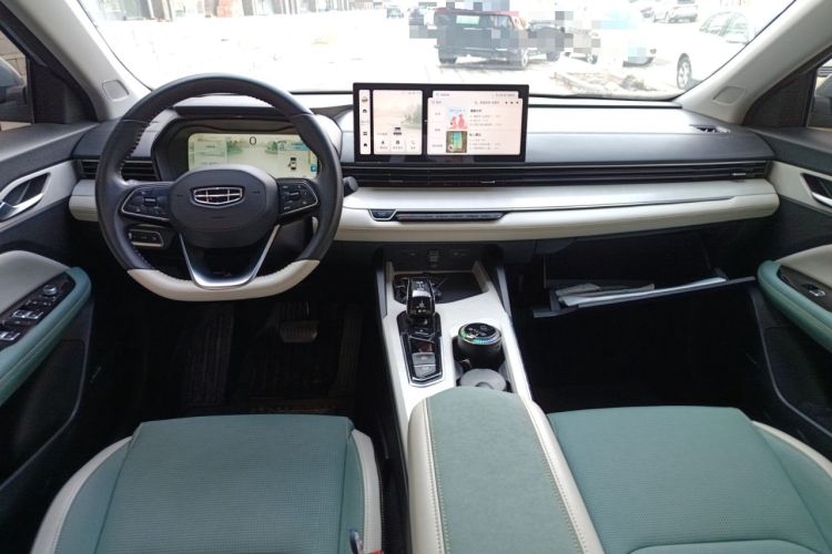Used Geely Auto Emgrand L HiP 2022 1.5TD-DHT Pro 100KM Super Swift Center Console