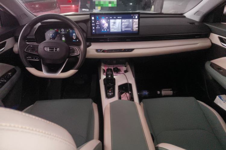Used Geely Auto Emgrand L HiP 2022 1.5TD-DHT Pro 100KM Super Rui Center Console