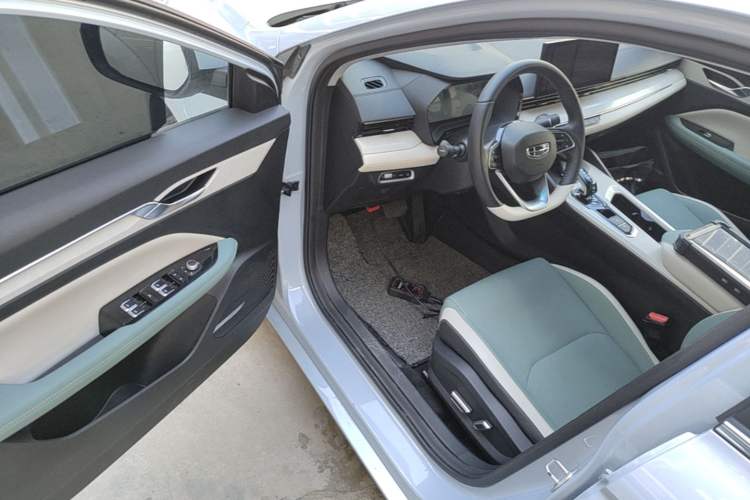 Used Geely Auto Emgrand L HiP 2022 1.5TD-DHT Pro 100KM Super Rui Driver Seat
