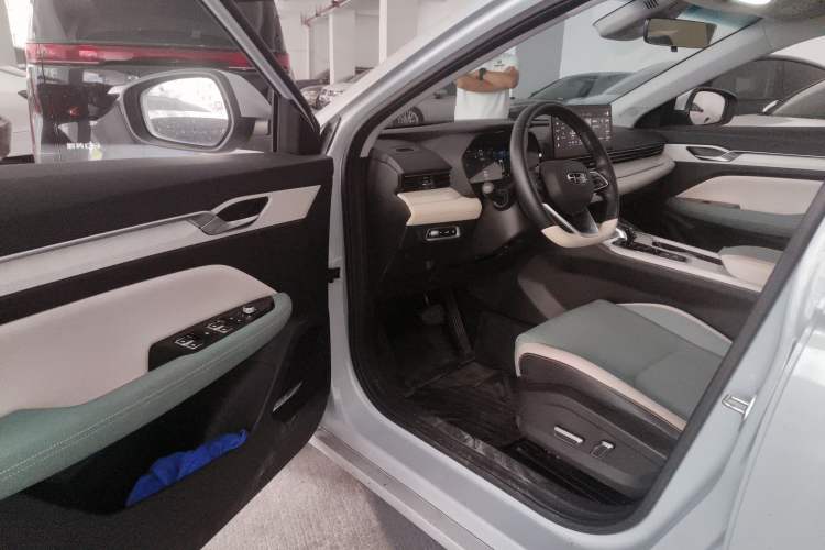 Used Geely Auto Emgrand L HiP 2022 1.5TD-DHT Pro 100KM Super Rui Driver Seat