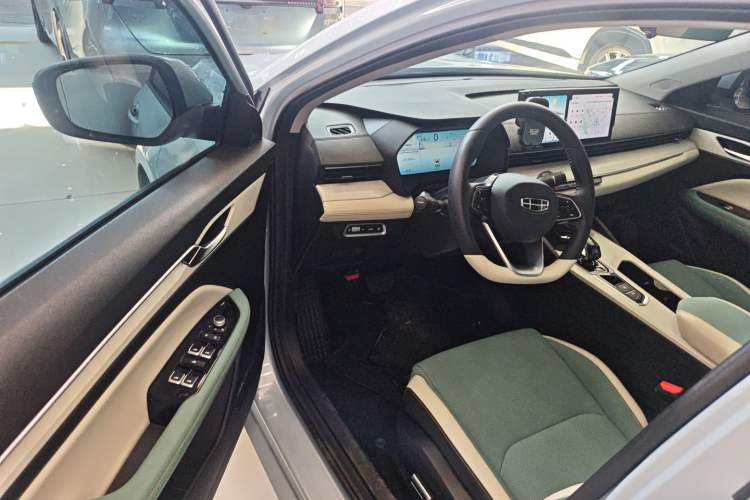 Used Geely Auto Emgrand L HiP 2022 1.5TD-DHT Pro 100KM Super Swift Driver Seat