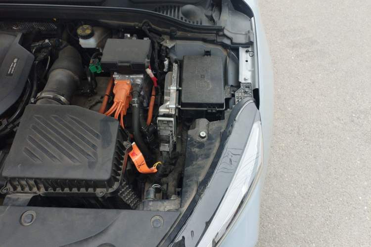 Used Geely Auto Emgrand L HiP 2022 1.5TD-DHT Pro 100KM Super Swift Engine Bay Left