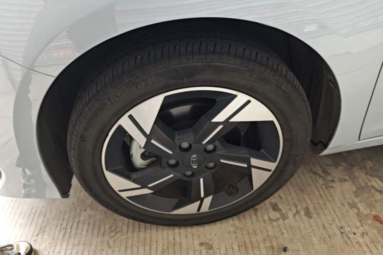 Used Geely Auto Emgrand L HiP 2022 1.5TD-DHT Pro 100KM Super Rui Exterior 4