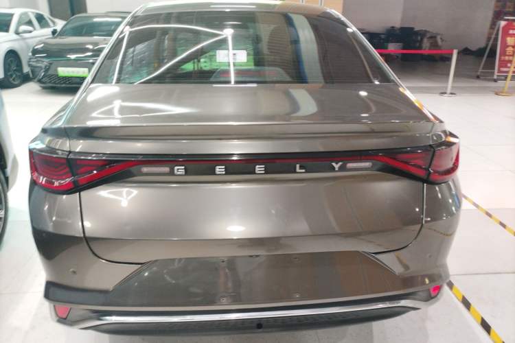 Used Geely Auto Emgrand L HiP 2022 1.5TD-DHT Pro 100KM Super Rui Exterior 4