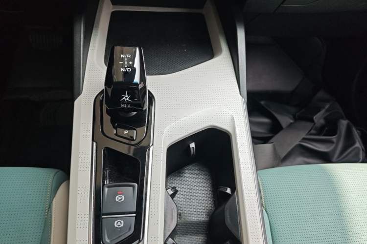 Used Geely Auto Emgrand L HiP 2022 1.5TD-DHT Pro 100KM Super Rui Gear Lever