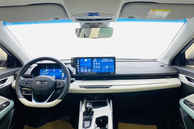 Used Geely Auto Emgrand L HiP 2022 1.5TD-DHT Pro 100KM Super Clean Interior 10