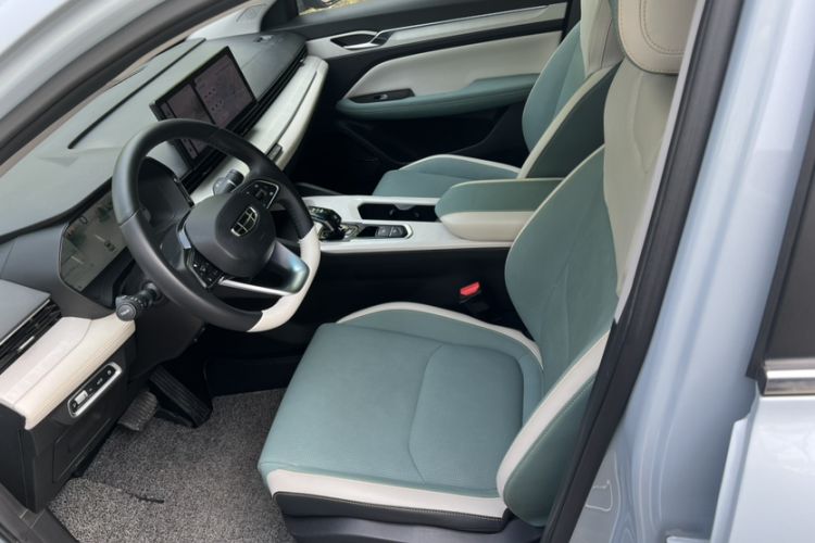 Used Geely Auto Emgrand L HiP 2022 1.5TD-DHT Pro 100KM Super Rui Interior 2