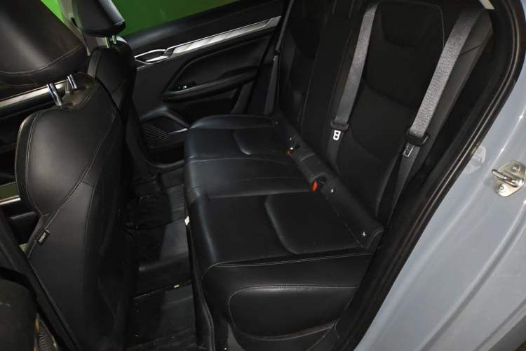 Used Geely Auto Emgrand L HiP 2022 1.5TD-DHT Pro 100KM Super Clean Interior 2
