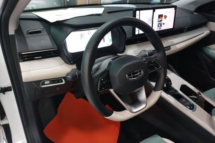 Used Geely Auto Emgrand L HiP 2022 1.5TD-DHT Pro 100KM Super Rui Interior 2