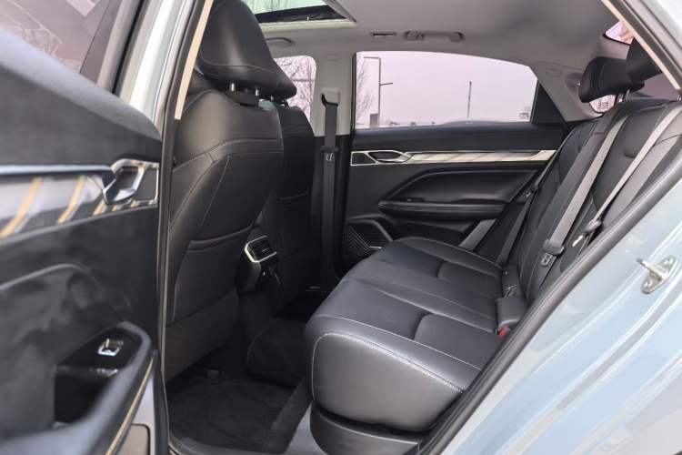 Used Geely Auto Emgrand L HiP 2022 1.5TD-DHT Pro 100KM Super Clean Interior 3