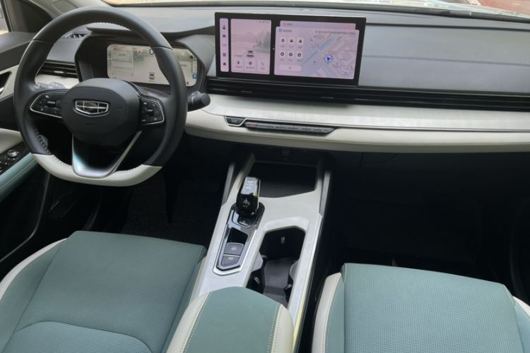 Used Geely Auto Emgrand L HiP 2022 1.5TD-DHT Pro 100KM Super Rui Interior 4