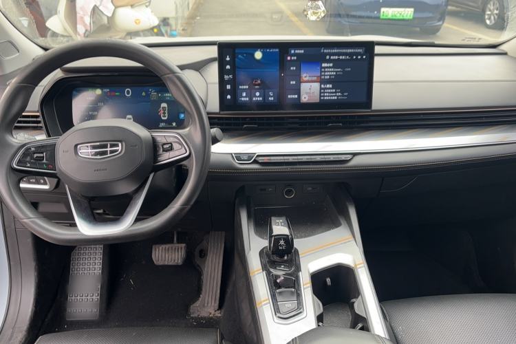 Used Geely Auto Emgrand L HiP 2022 1.5TD-DHT Pro 100KM Super Clean Interior 4