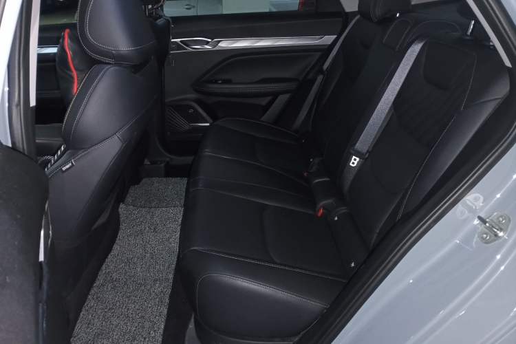 Used Geely Auto Emgrand L HiP 2022 1.5TD-DHT Pro 100KM Super Clean Interior 4