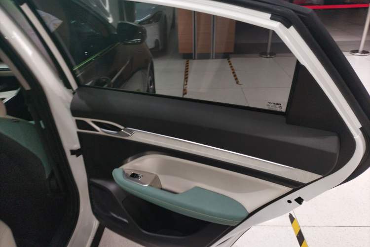 Used Geely Auto Emgrand L HiP 2022 1.5TD-DHT Pro 100KM Super Rui Interior 6