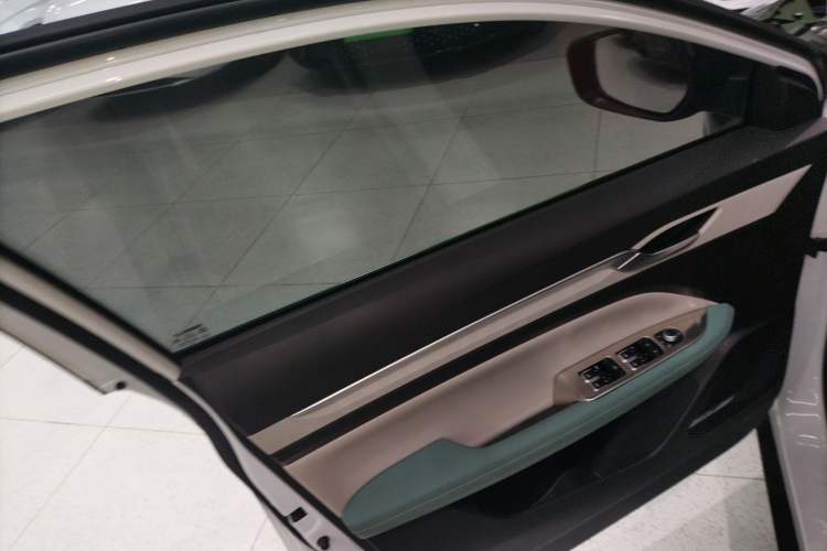 Used Geely Auto Emgrand L HiP 2022 1.5TD-DHT Pro 100KM Super Rui Interior 7