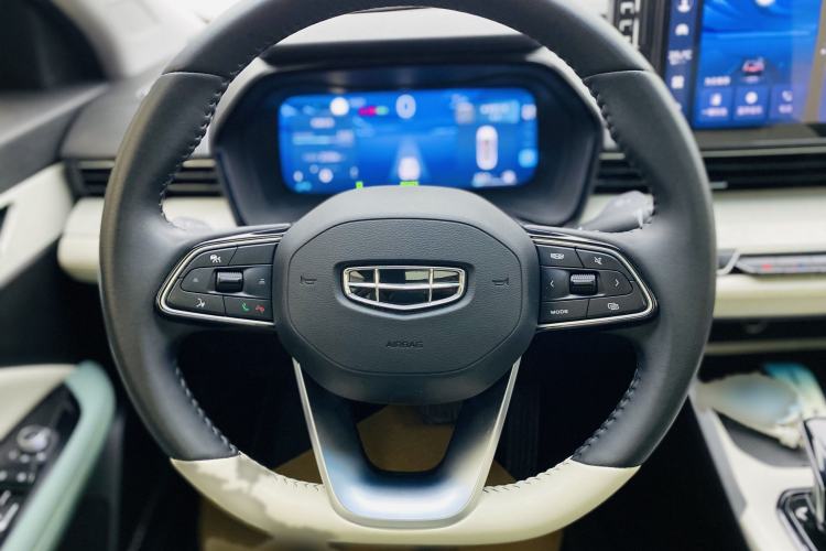 Used Geely Auto Emgrand L HiP 2022 1.5TD-DHT Pro 100KM Super Clean Interior 8