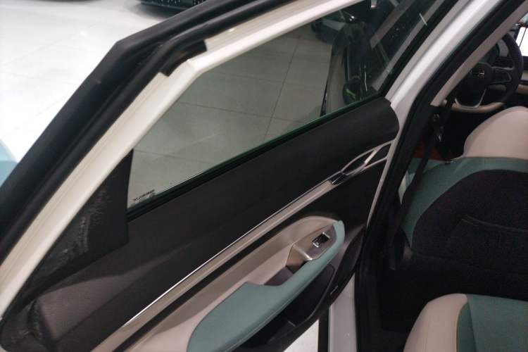 Used Geely Auto Emgrand L HiP 2022 1.5TD-DHT Pro 100KM Super Rui Interior 8