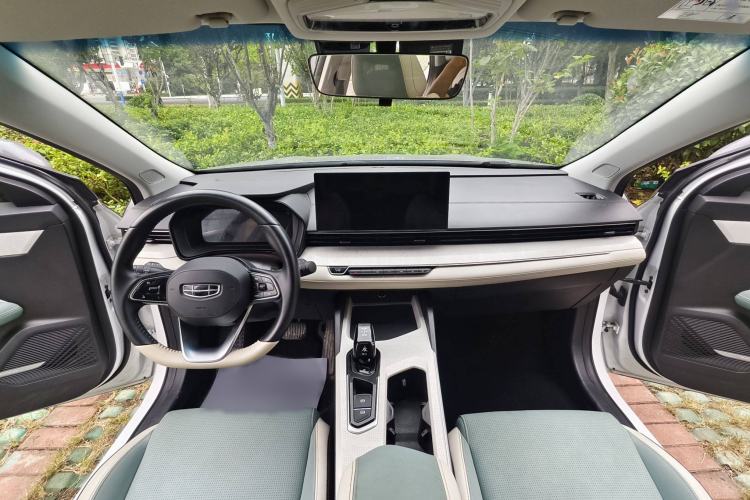 Used Geely Auto Emgrand L HiP 2022 1.5TD-DHT Pro 100KM Super Swift Interior 9