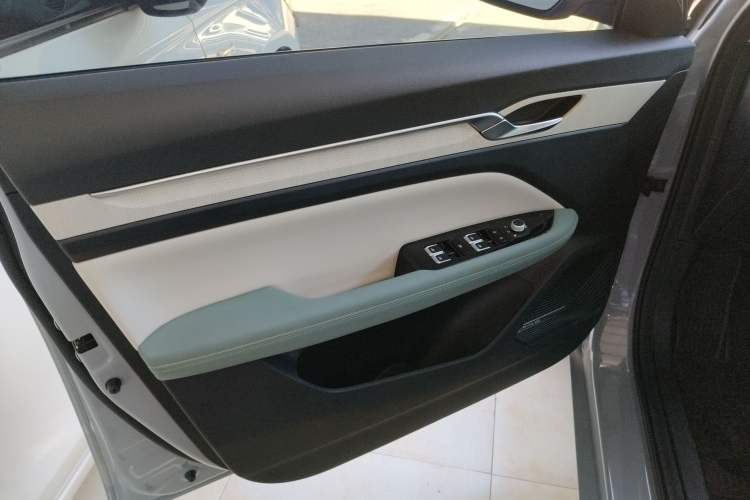 Used Geely Auto Emgrand L HiP 2022 1.5TD-DHT Pro 100KM Super Rui Left Front Door Interior