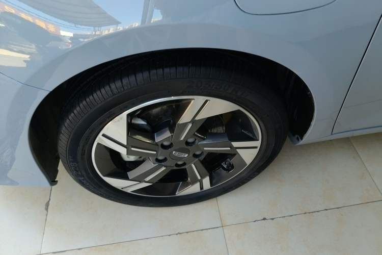 Used Geely Auto Emgrand L HiP 2022 1.5TD-DHT Pro 100KM Super Rui Left Front Wheel Hub
