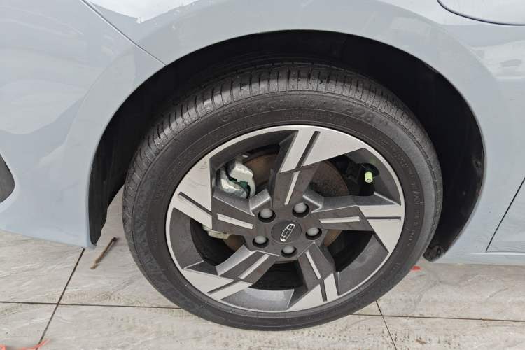 Used Geely Auto Emgrand L HiP 2022 1.5TD-DHT Pro 100KM Super Rui Left Front Wheel Hub